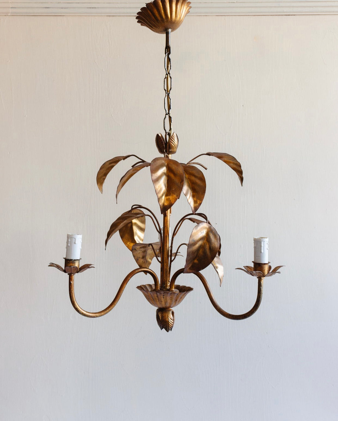 1970s Regency gilt foliate chandelier, attributed to Hans Kögl