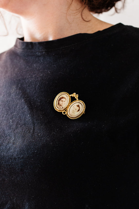 1940s French double portrait brooch