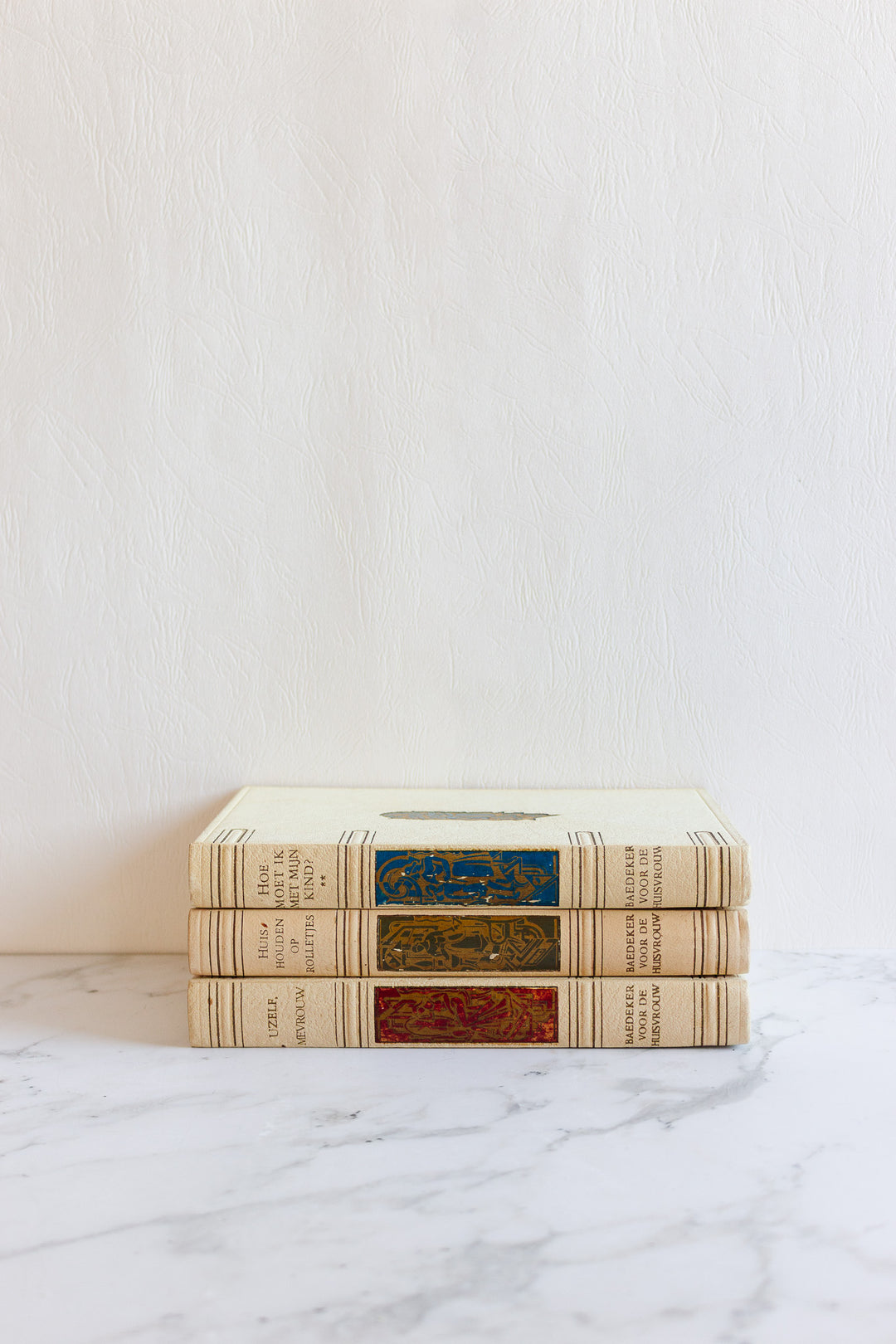 vintage hardcover Dutch house and home decorative books, set of 3