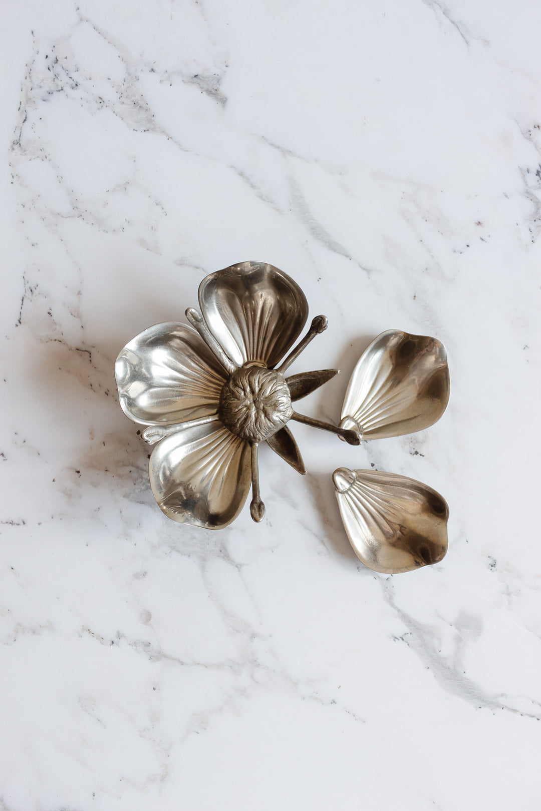 1970s Italian white brass lotus sculptural ashtray, in the style of Gucci