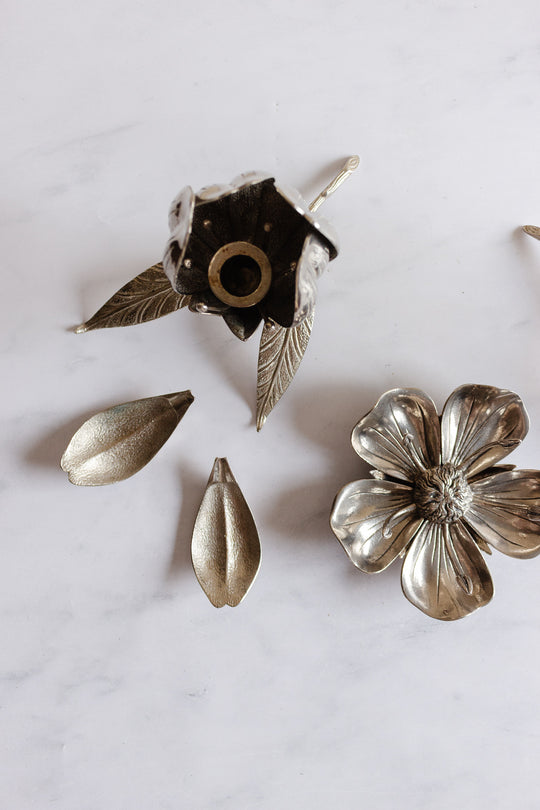 1970s Italian white brass lotus sculptural ashtray, in the style of Gucci