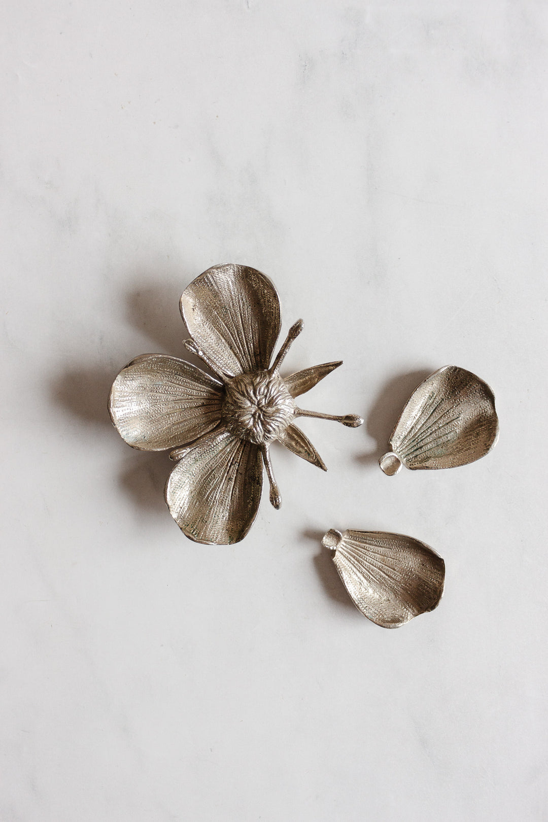 1970s Italian white brass lotus sculptural ashtray, in the style of Gucci