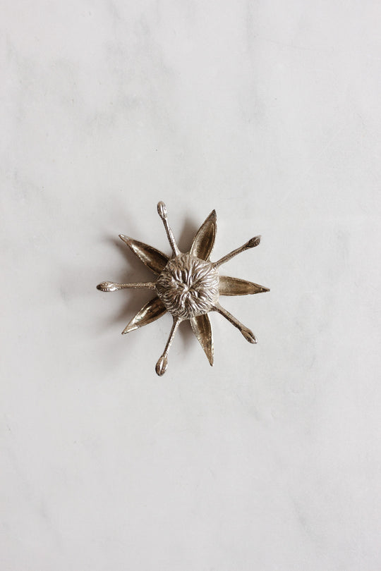 1970s Italian white brass lotus sculptural ashtray, in the style of Gucci