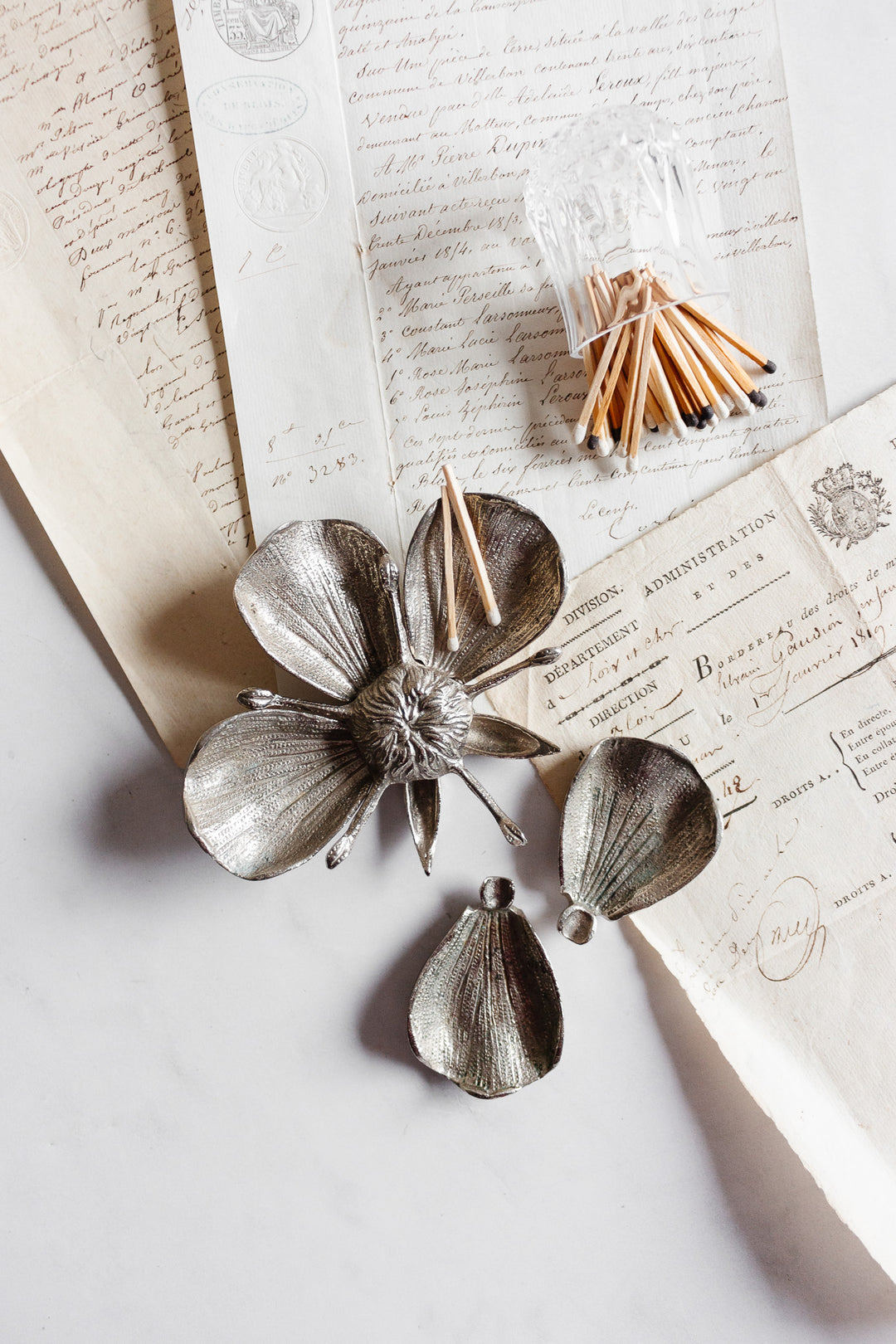 1970s Italian white brass lotus sculptural ashtray, in the style of Gucci