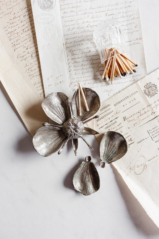 1970s Italian white brass lotus sculptural ashtray, in the style of Gucci