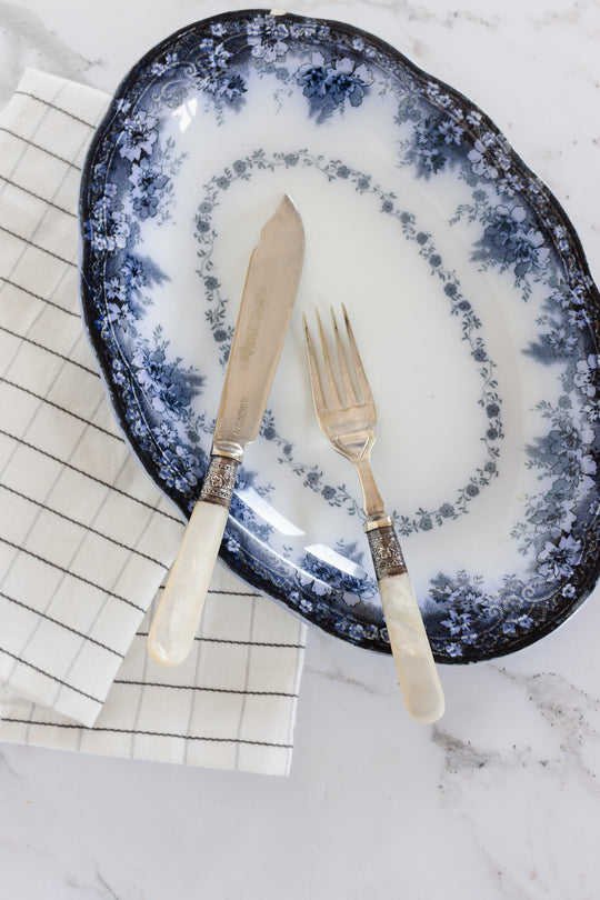 antique english silverplate mother of pearl fish serving set of 12 forks and knives