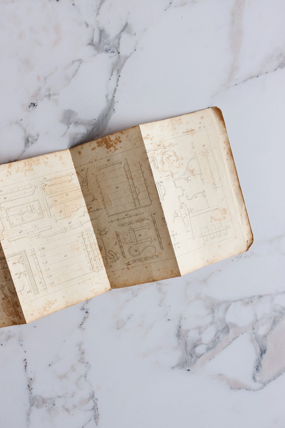 19th century French illustrated pocket book, “seurrier”