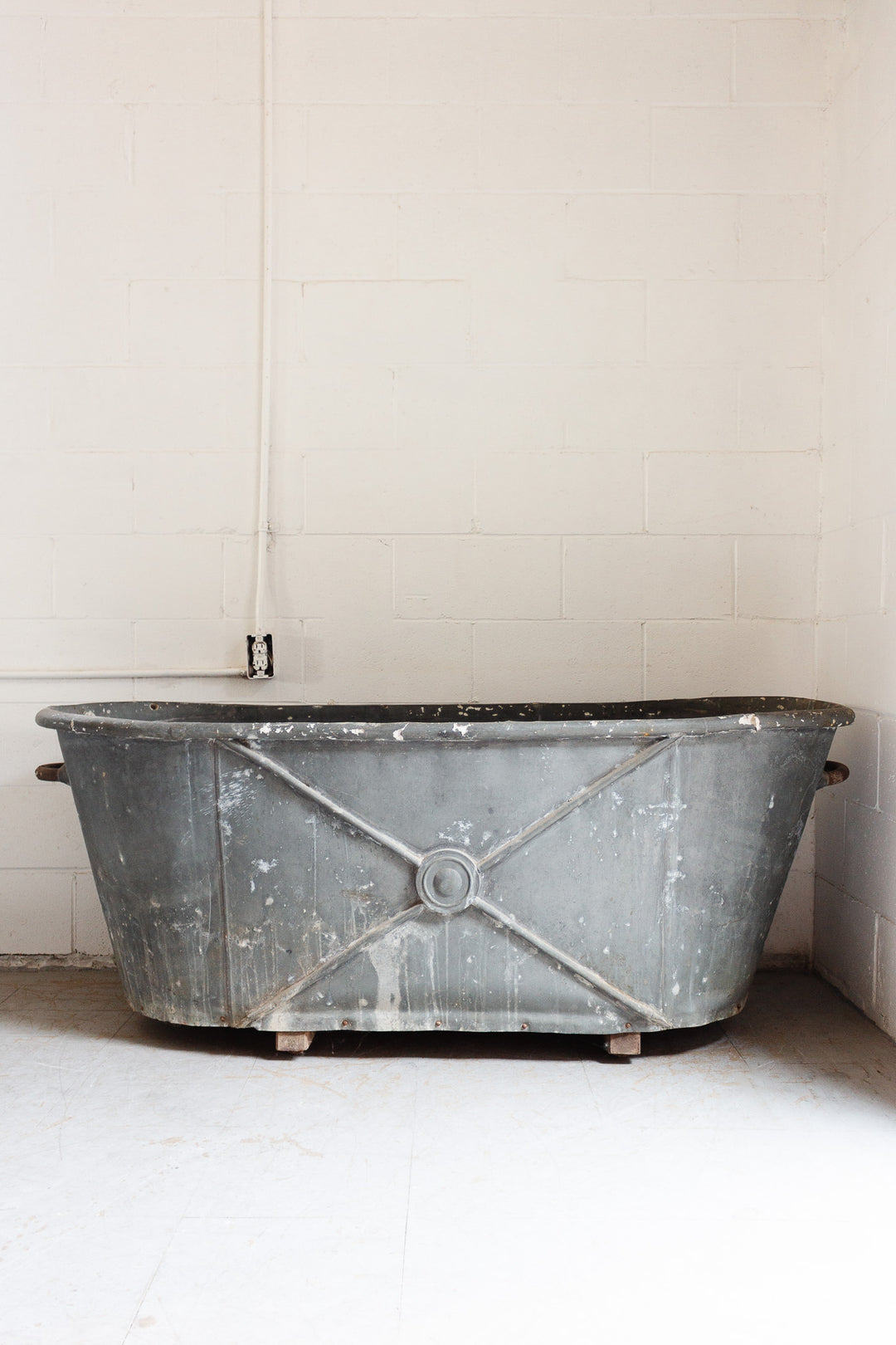 19th century French zinc tub