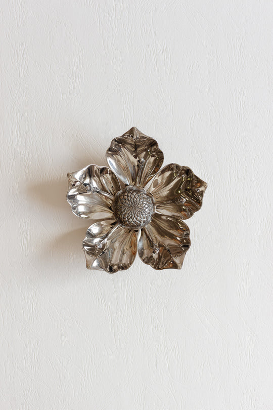 1970s Italian white brass lotus sculptural ashtray, in the style of Gucci