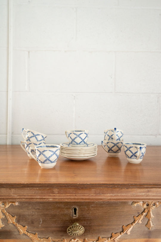 vintage royal doulton "romney" tea cups and saucers