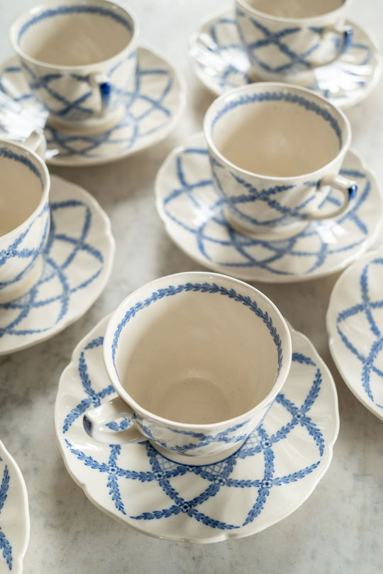 vintage royal doulton "romney" tea cups and saucers