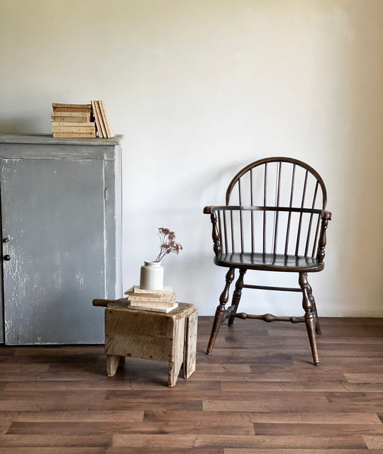 antique sack back windsor chair
