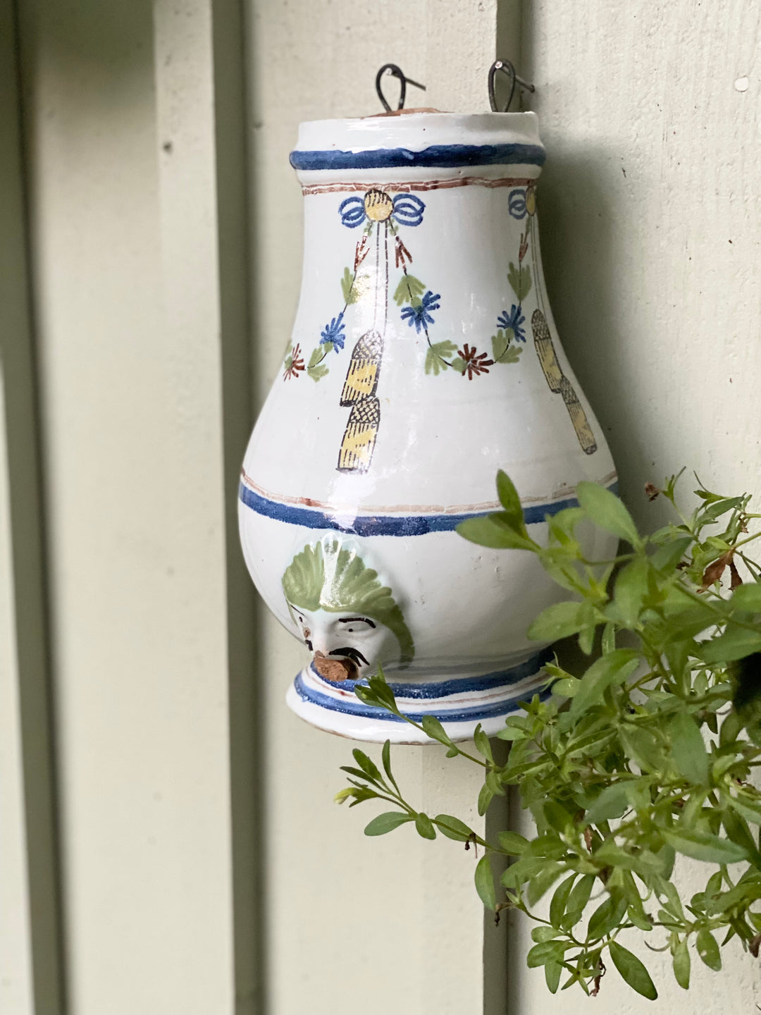 19th century French faience pottery lavabo, attributed to Sinceny