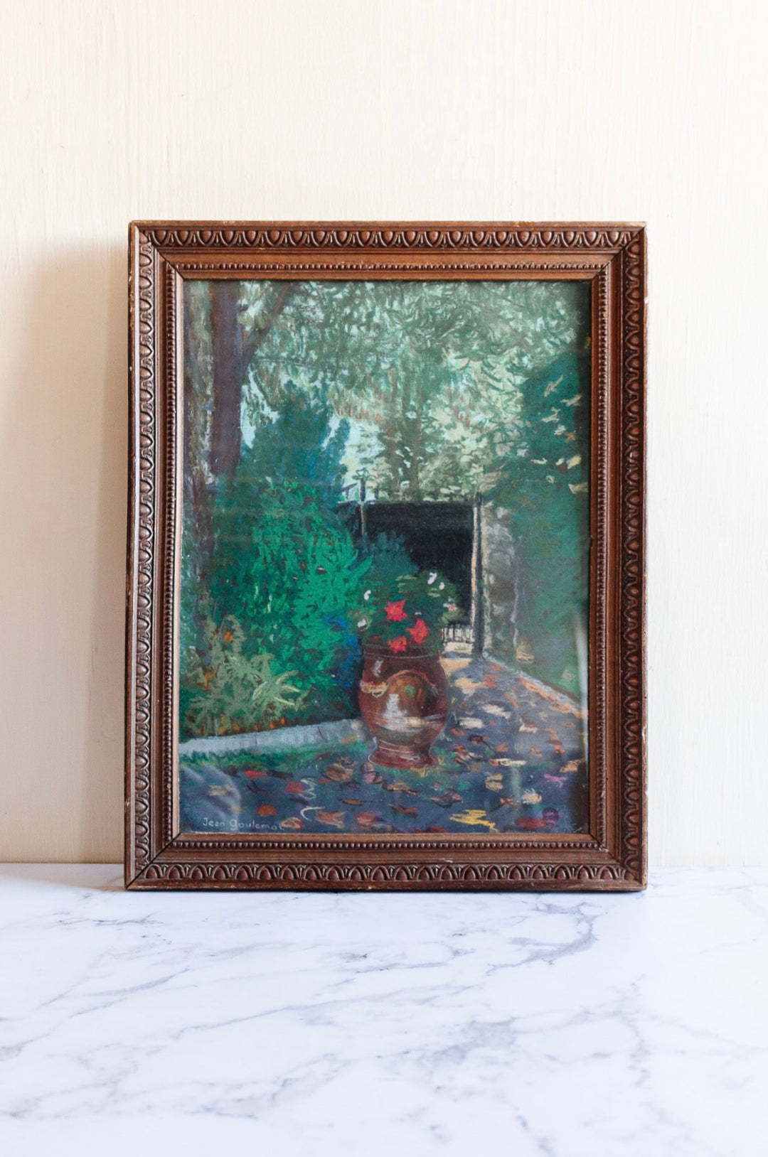 enveloppé de vert