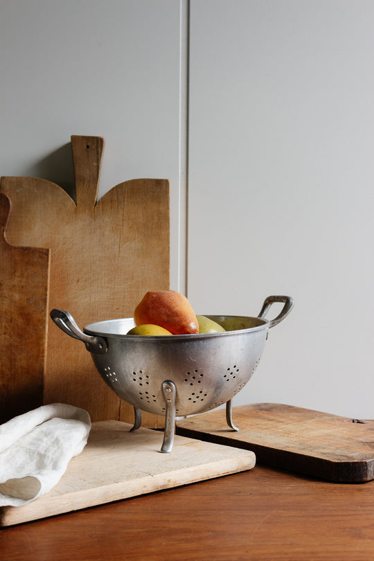 vintage french freestanding "aluminum pur" kitchen colander