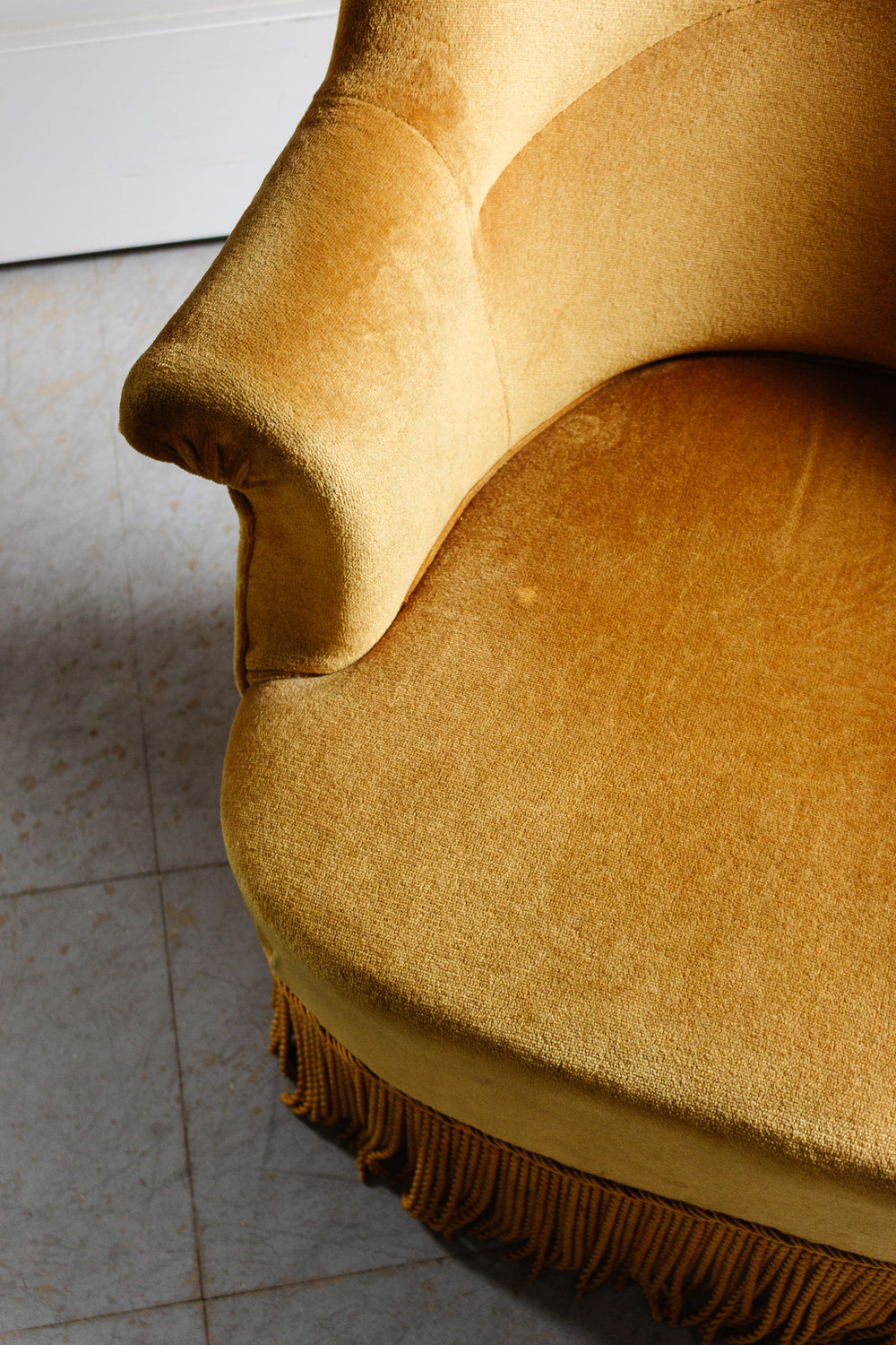 antique french crapaud chair