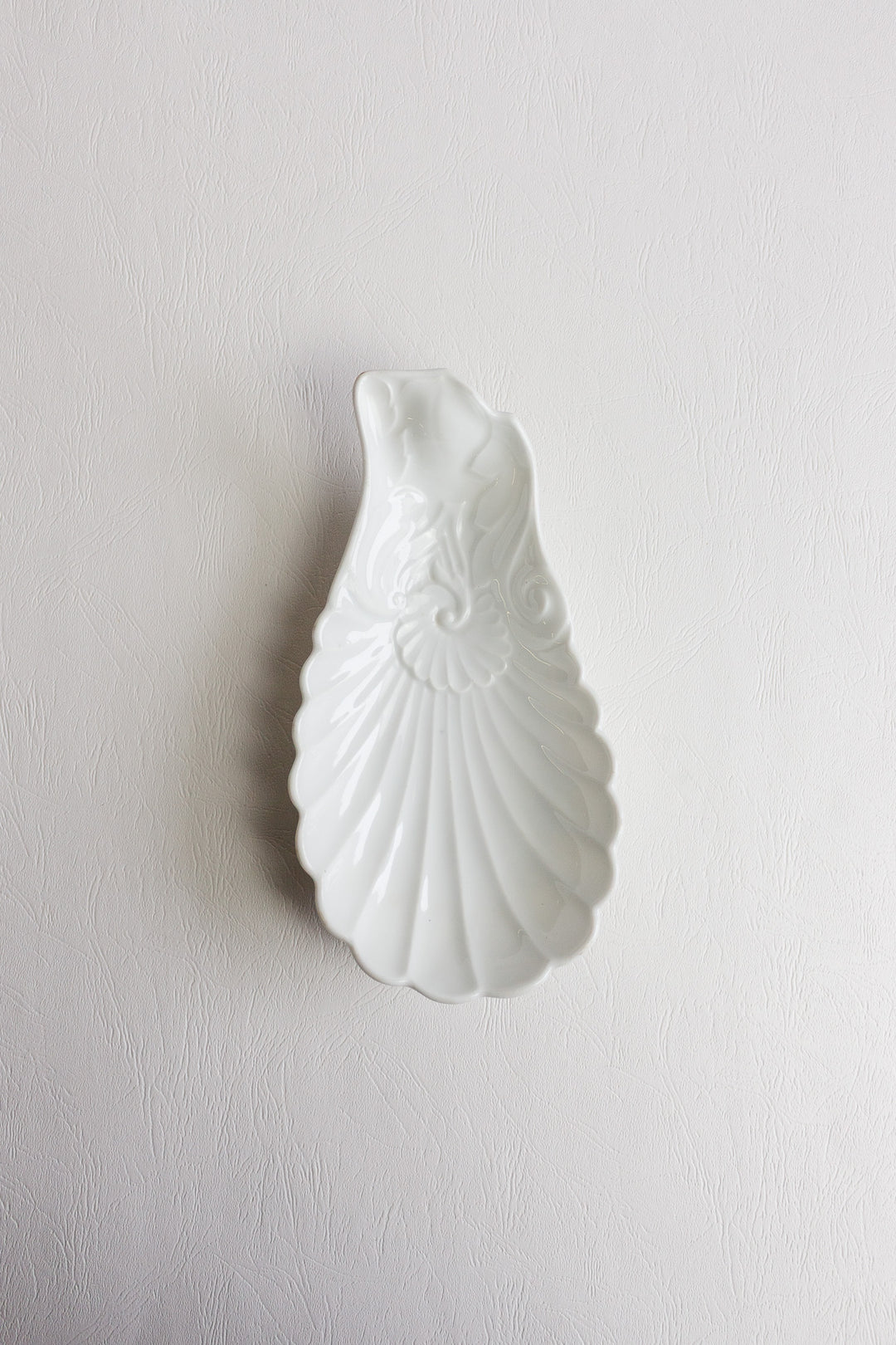 antique french detailed porcelain shell ravier