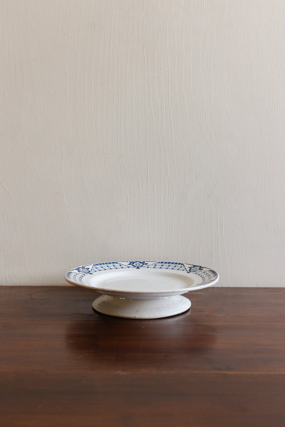 1920s Moulin des Loups faïencerie d'orchies cake plate