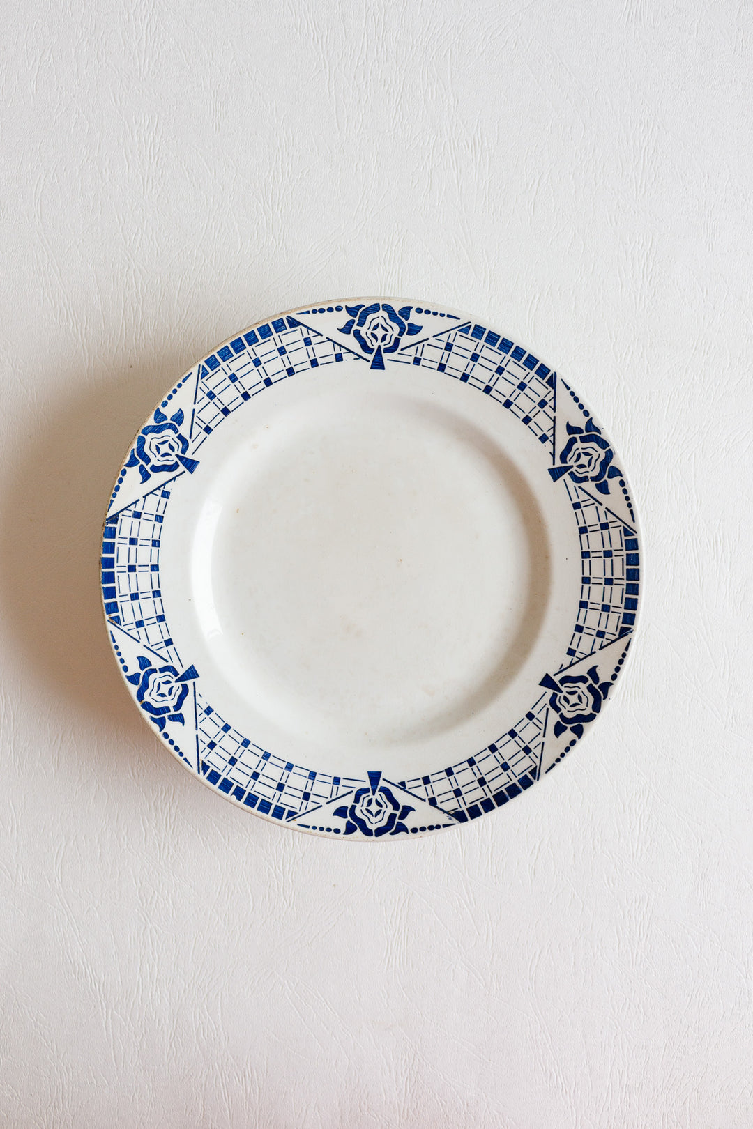 1920s Moulin des Loups faïencerie d'orchies cake plate