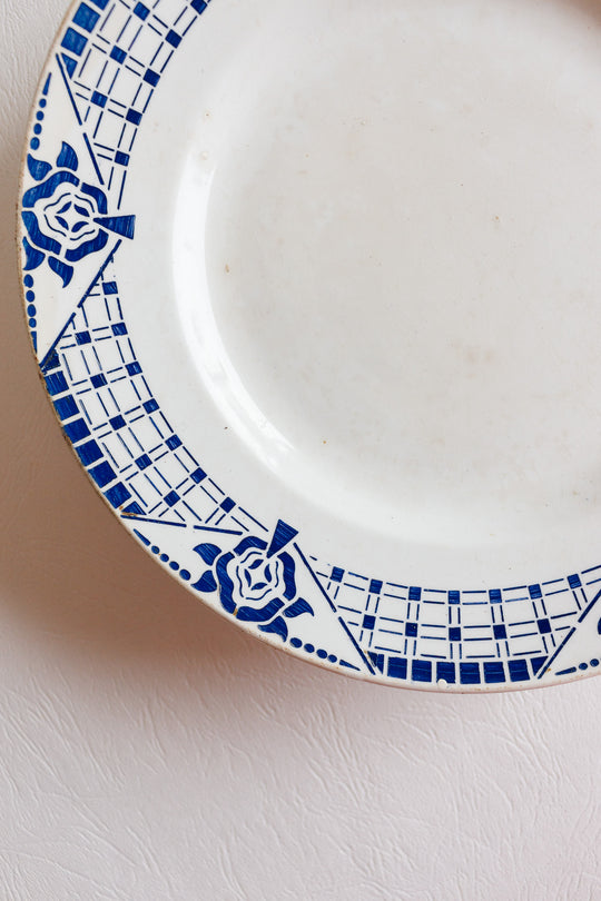 1920s Moulin des Loups faïencerie d'orchies cake plate