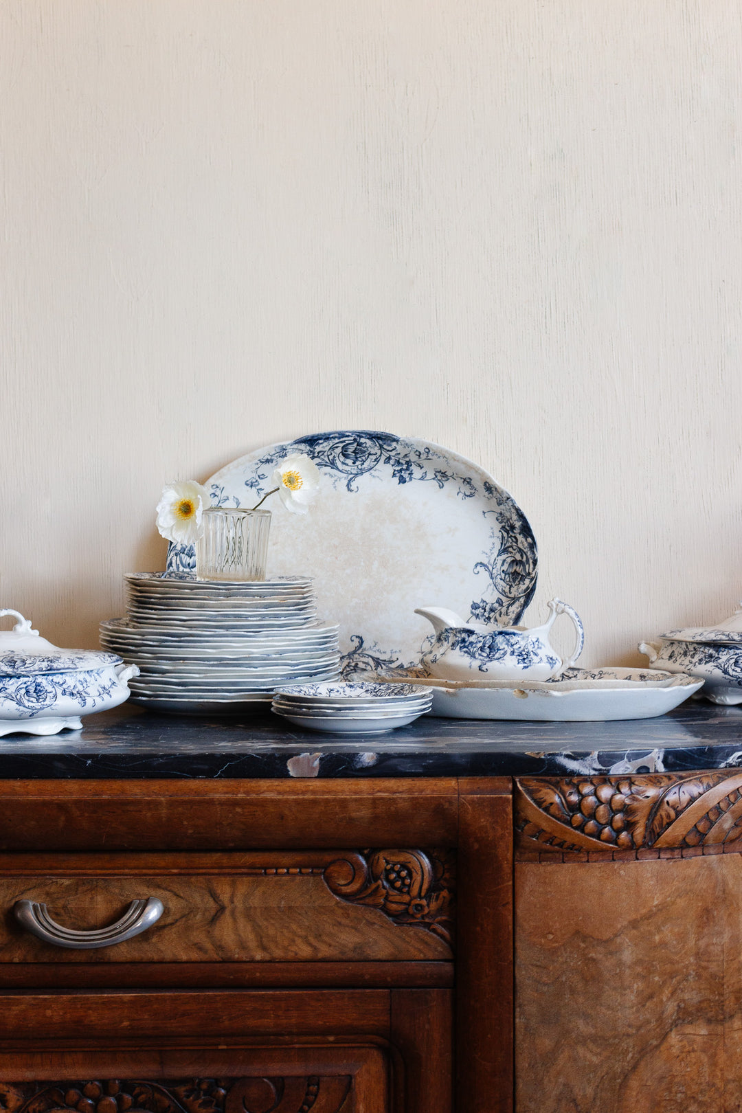 rare 19th century Wedgwood dinner set, 31 pieces