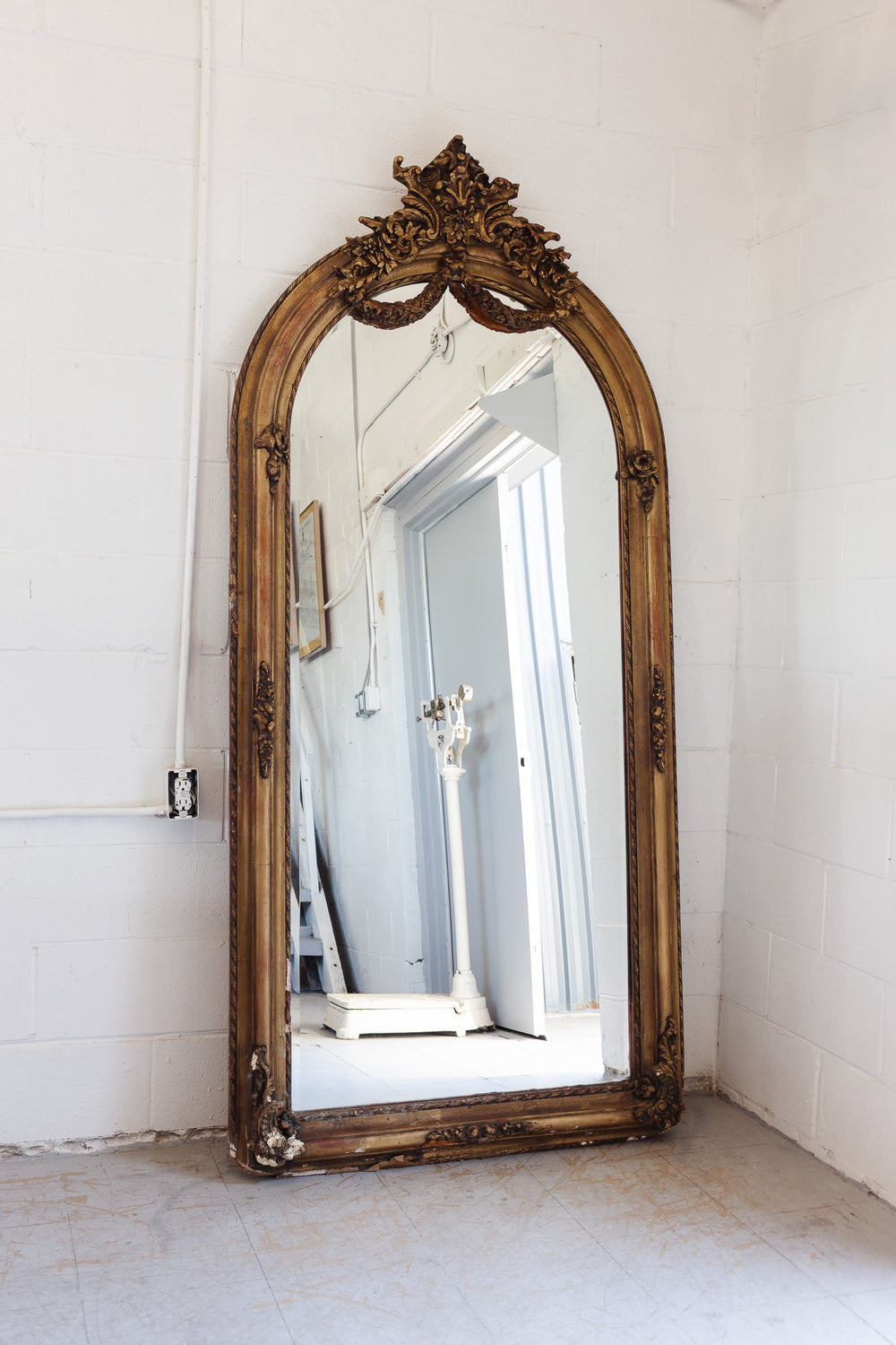 vintage Italian Louis XV style gilt standing mirror