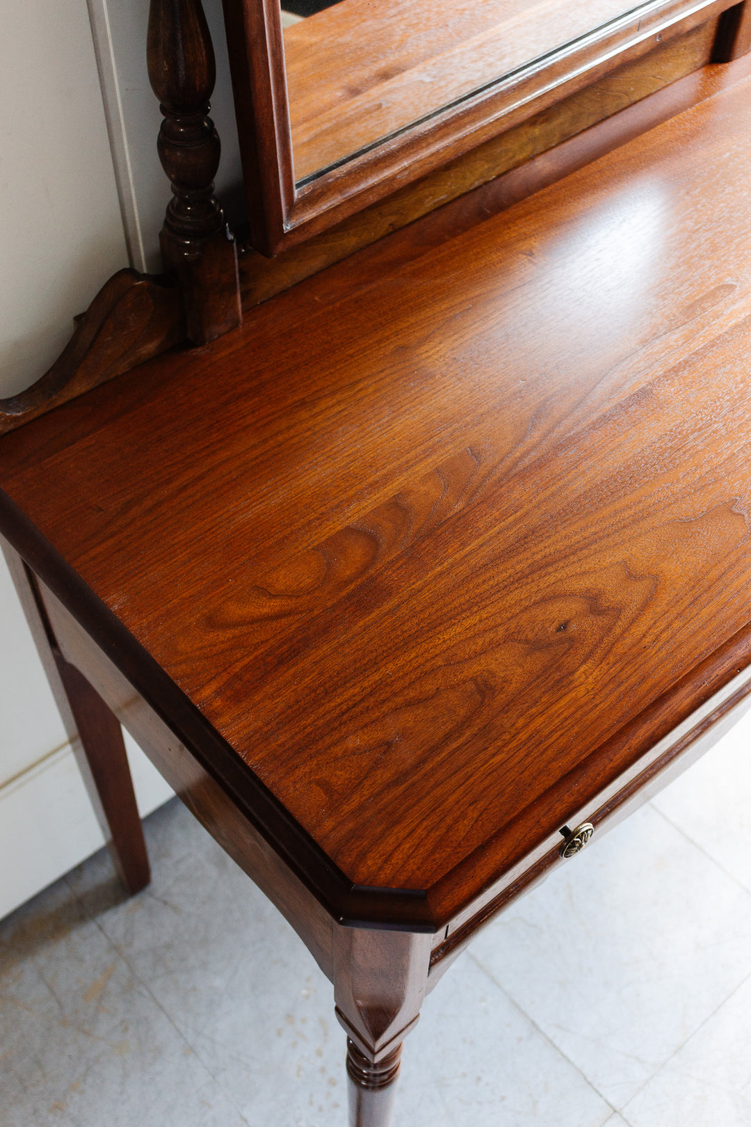 antique victorian dressing table with tilt mirror
