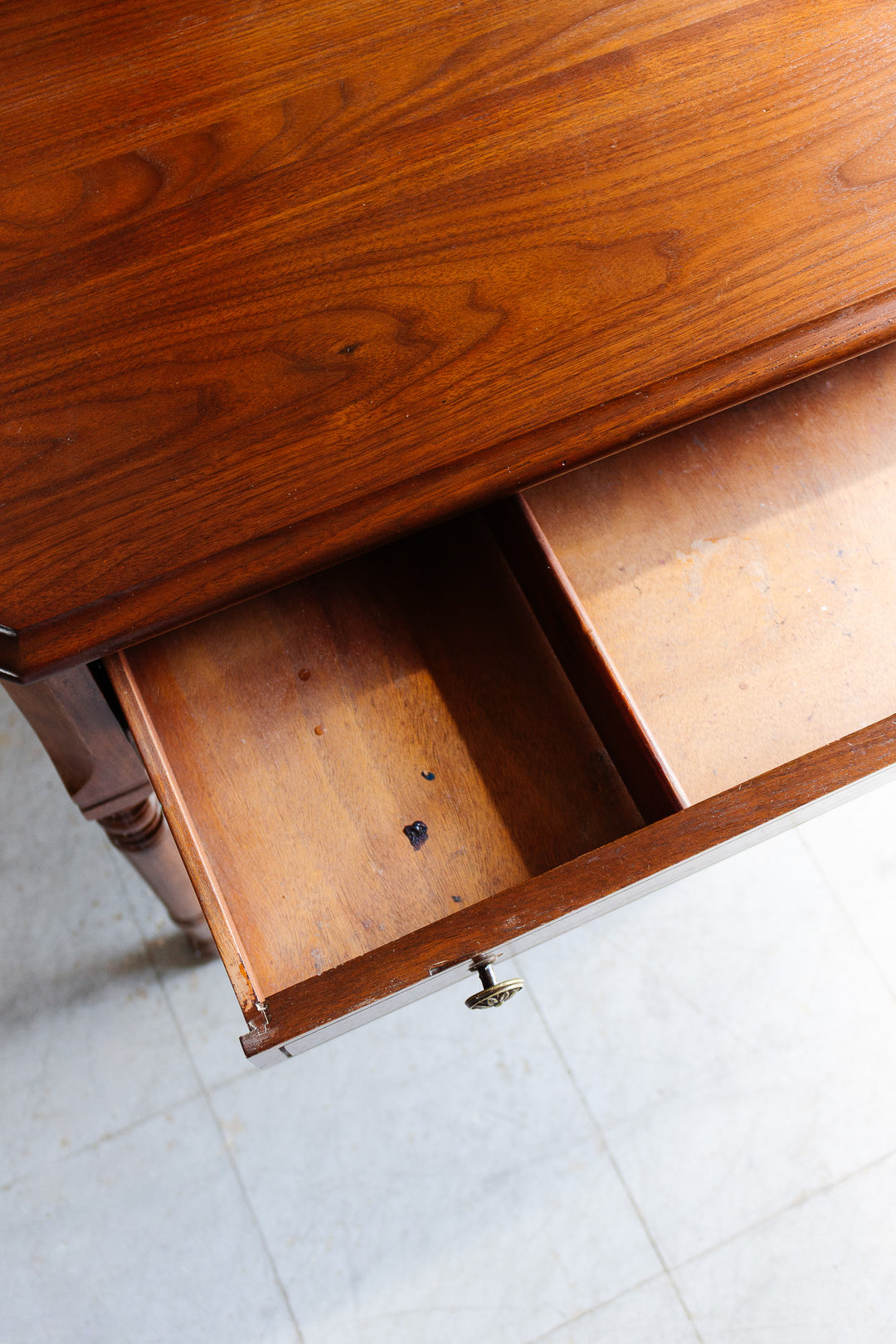 antique victorian dressing table with tilt mirror