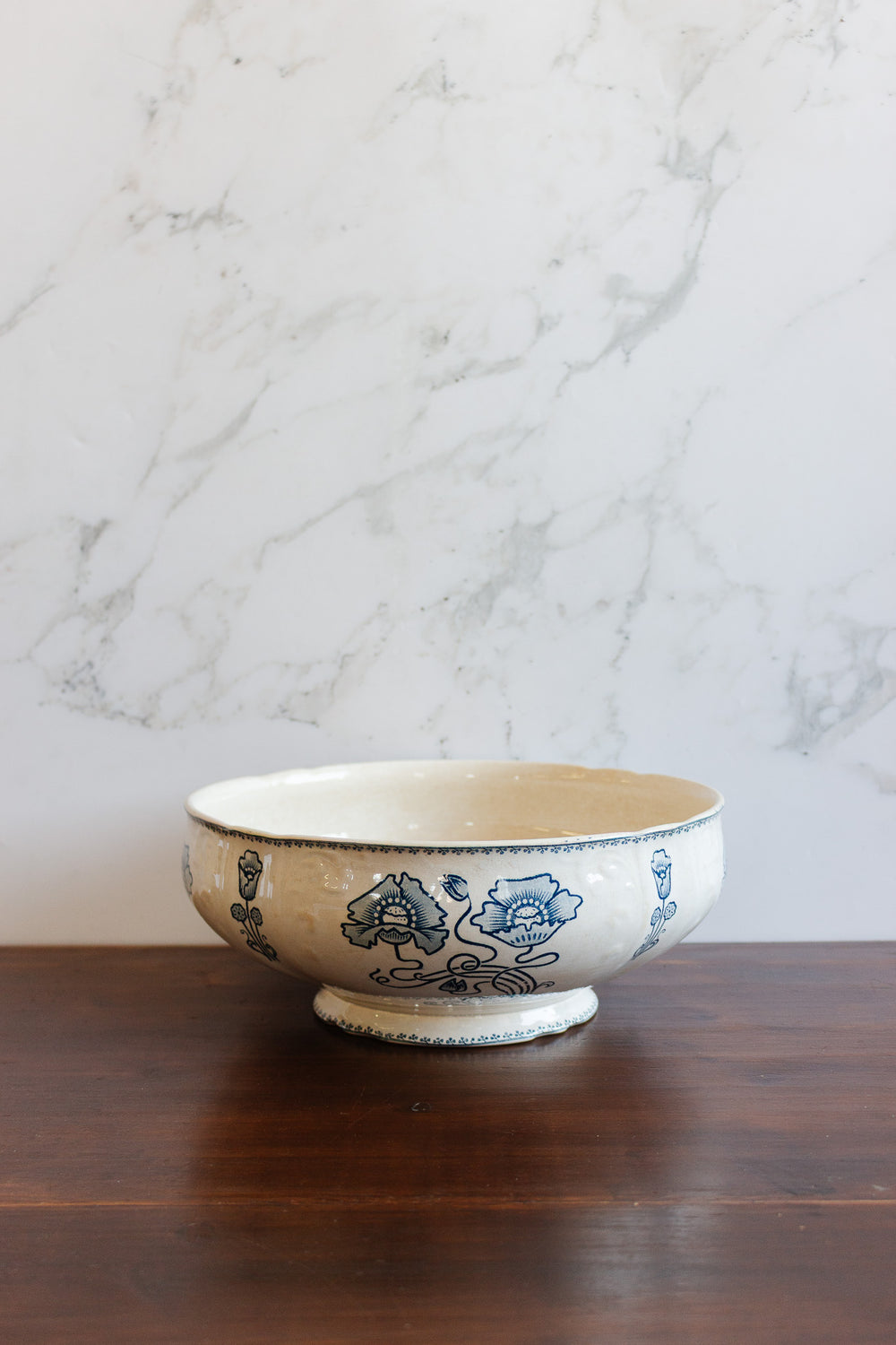 antique french sarreguemines "décor 1900" footed saladier