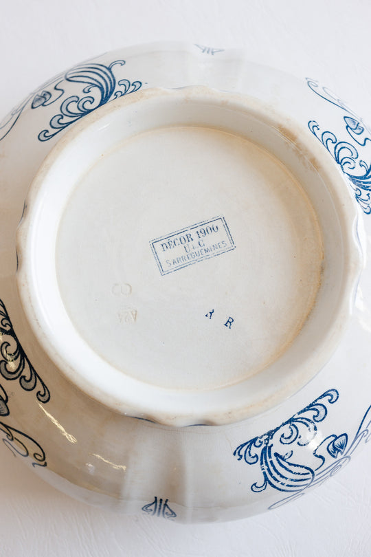 antique french sarreguemines "décor 1900" footed saladier