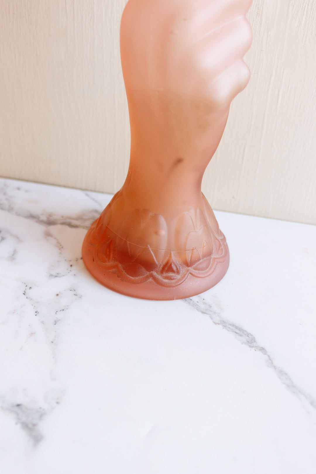 pink art deco "main et torche" glass vase