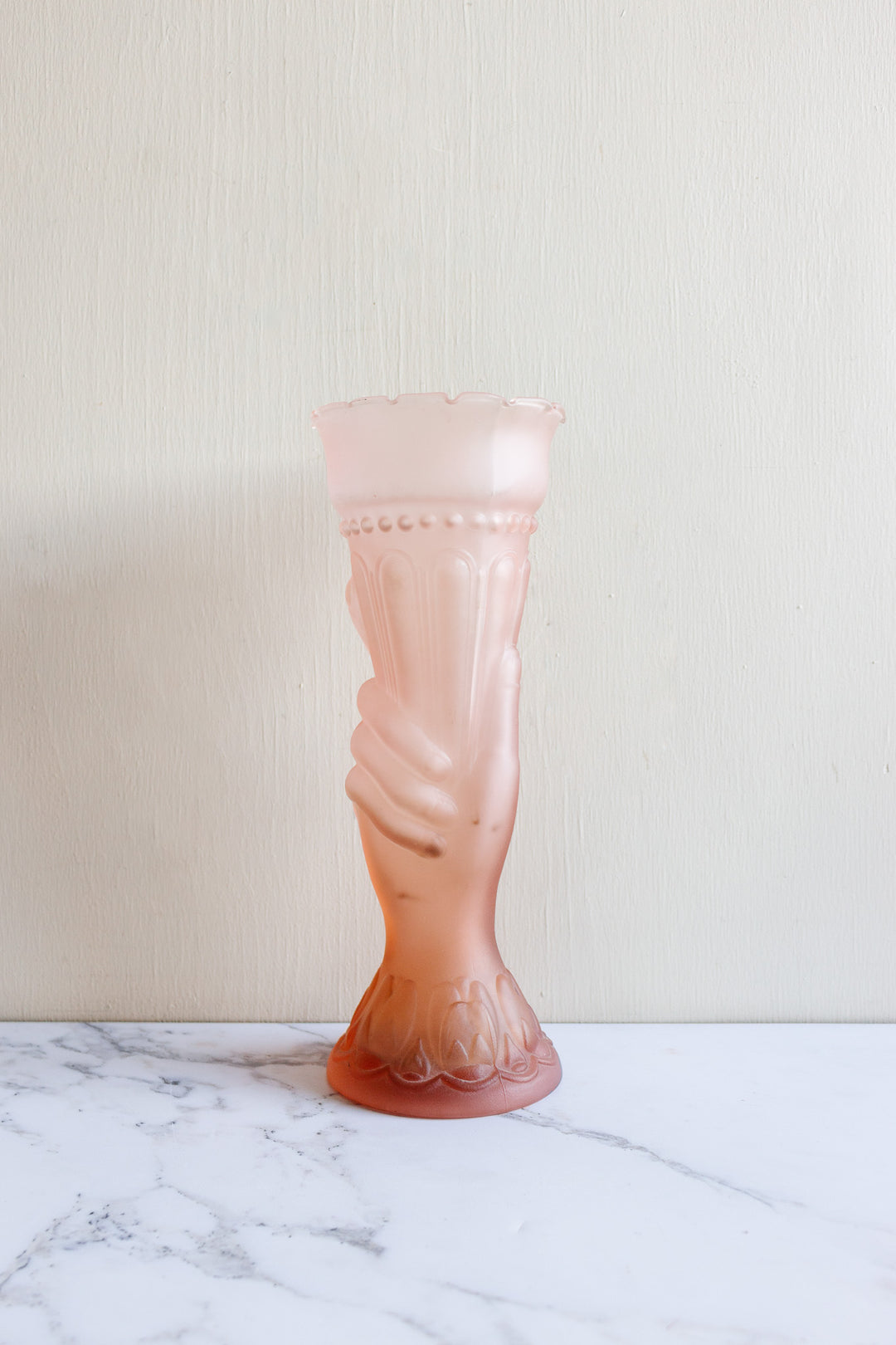 pink art deco "main et torche" glass vase