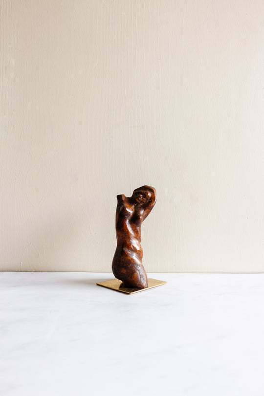 figure nue en bois