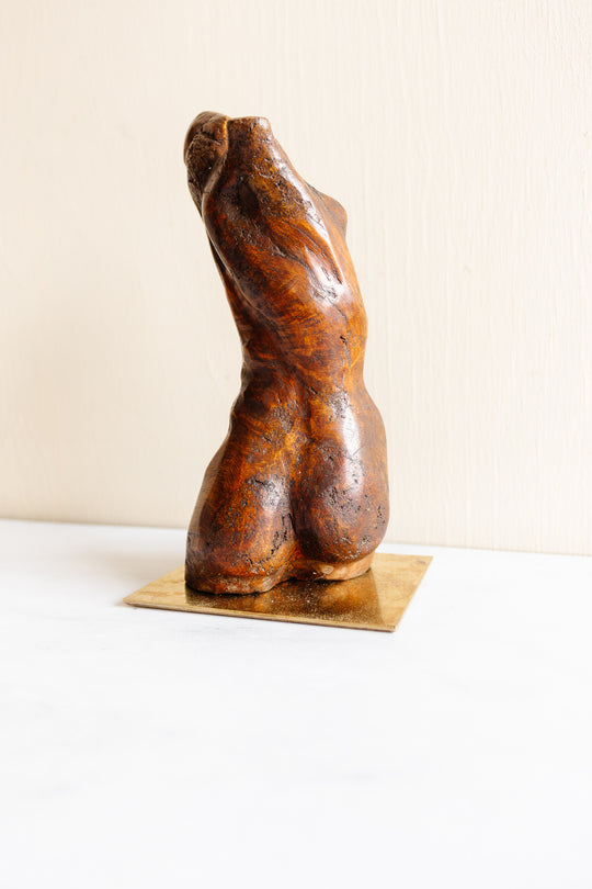 figure nue en bois