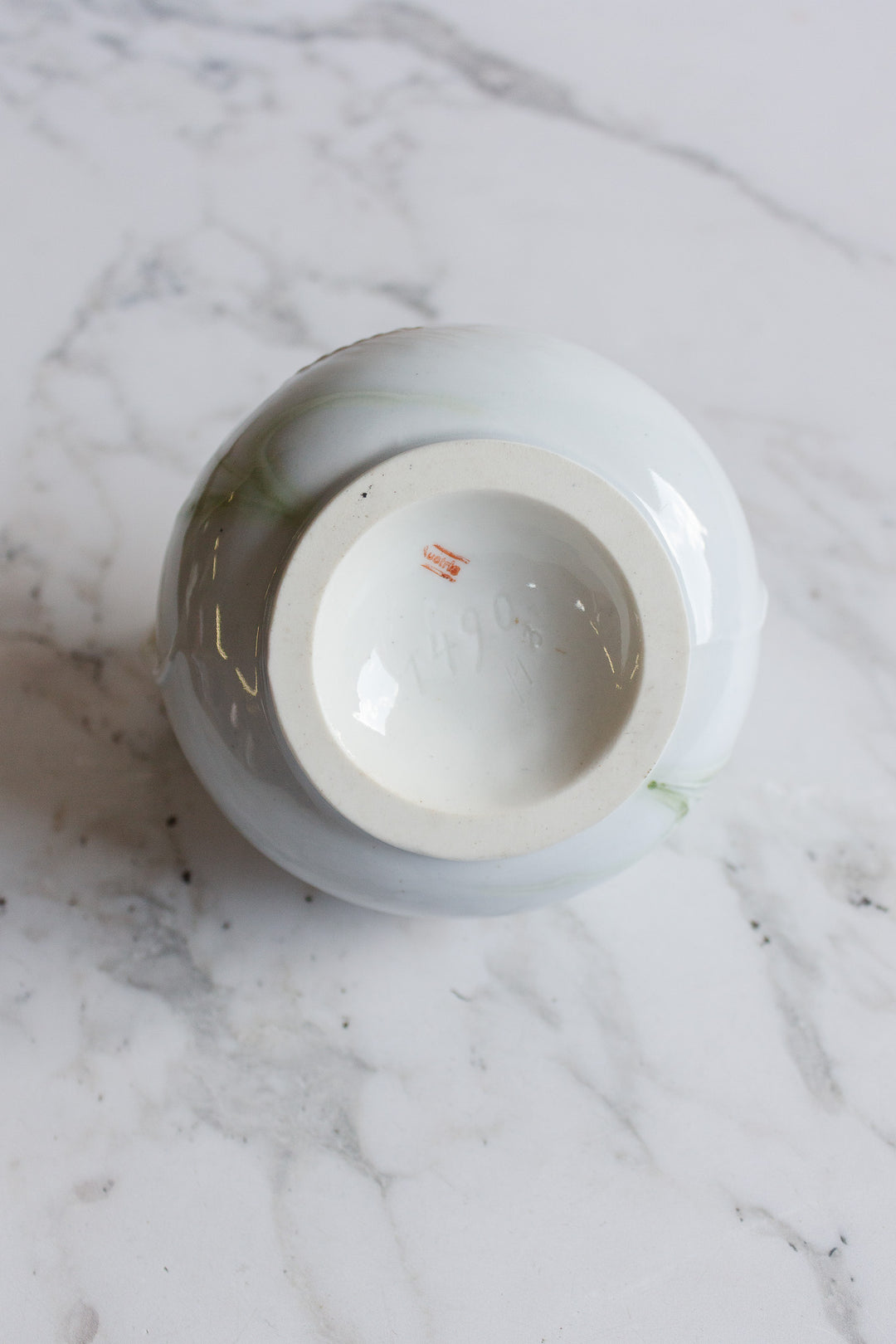 vintage Austrian porcelain basket with "petit souris"
