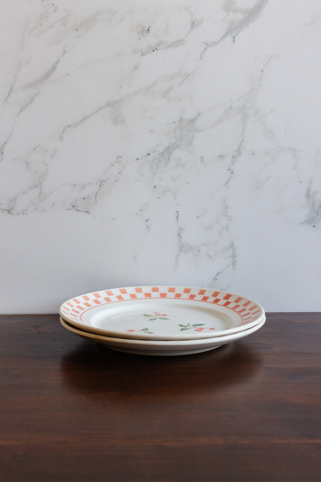pair of french orchies "grand feu" berry & checkerboard plates