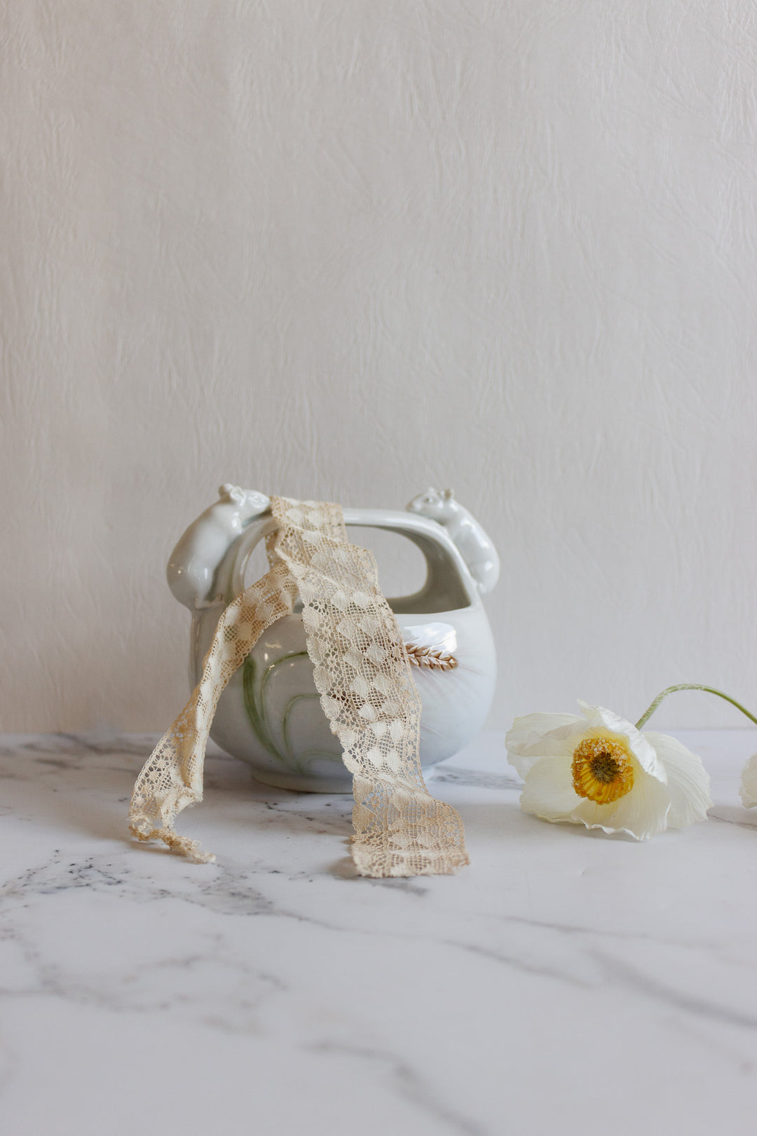 vintage Austrian porcelain basket with "petit souris"