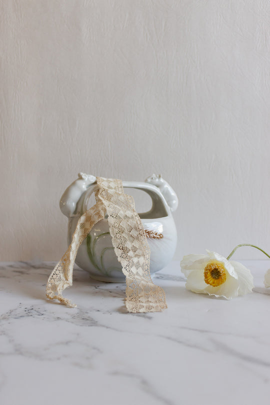 vintage Austrian porcelain basket with "petit souris"