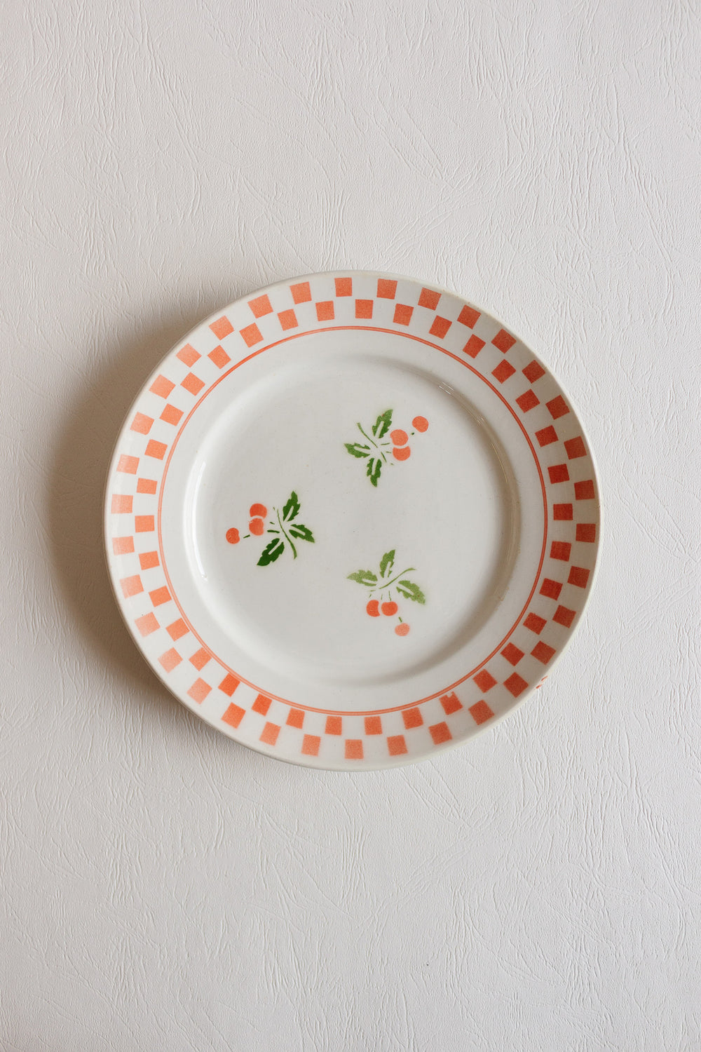 pair of french orchies "grand feu" berry & checkerboard plates