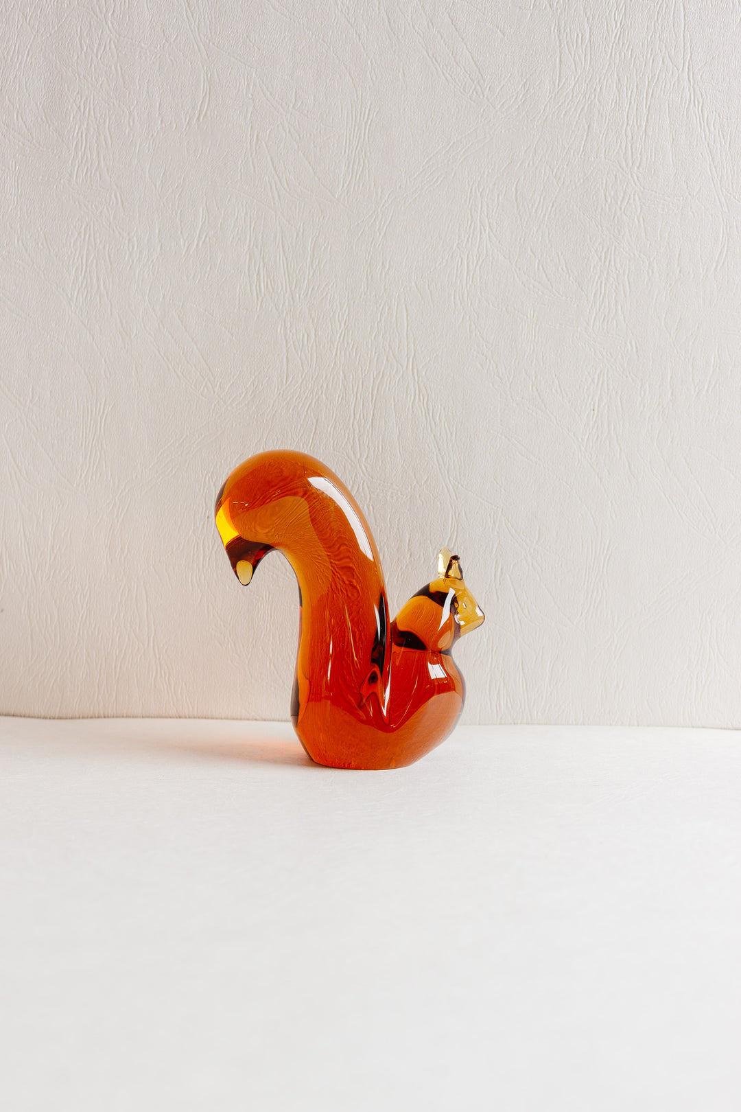 midcentury french "écureuil en verre ambré"