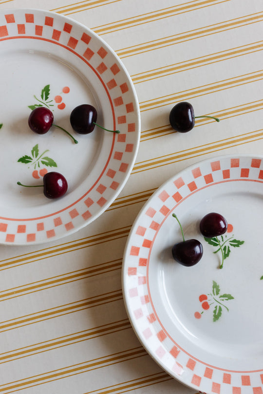 pair of french orchies "grand feu" berry & checkerboard plates