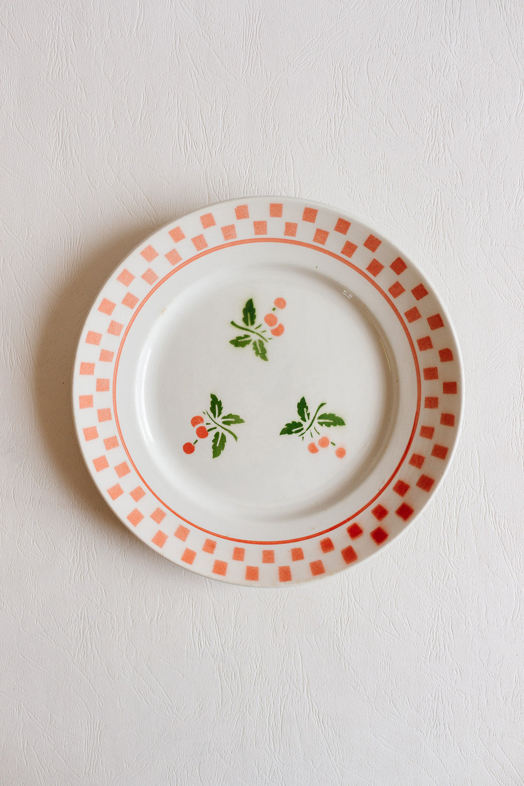 set of french orchies "grand feu" berry & checkerboard plates