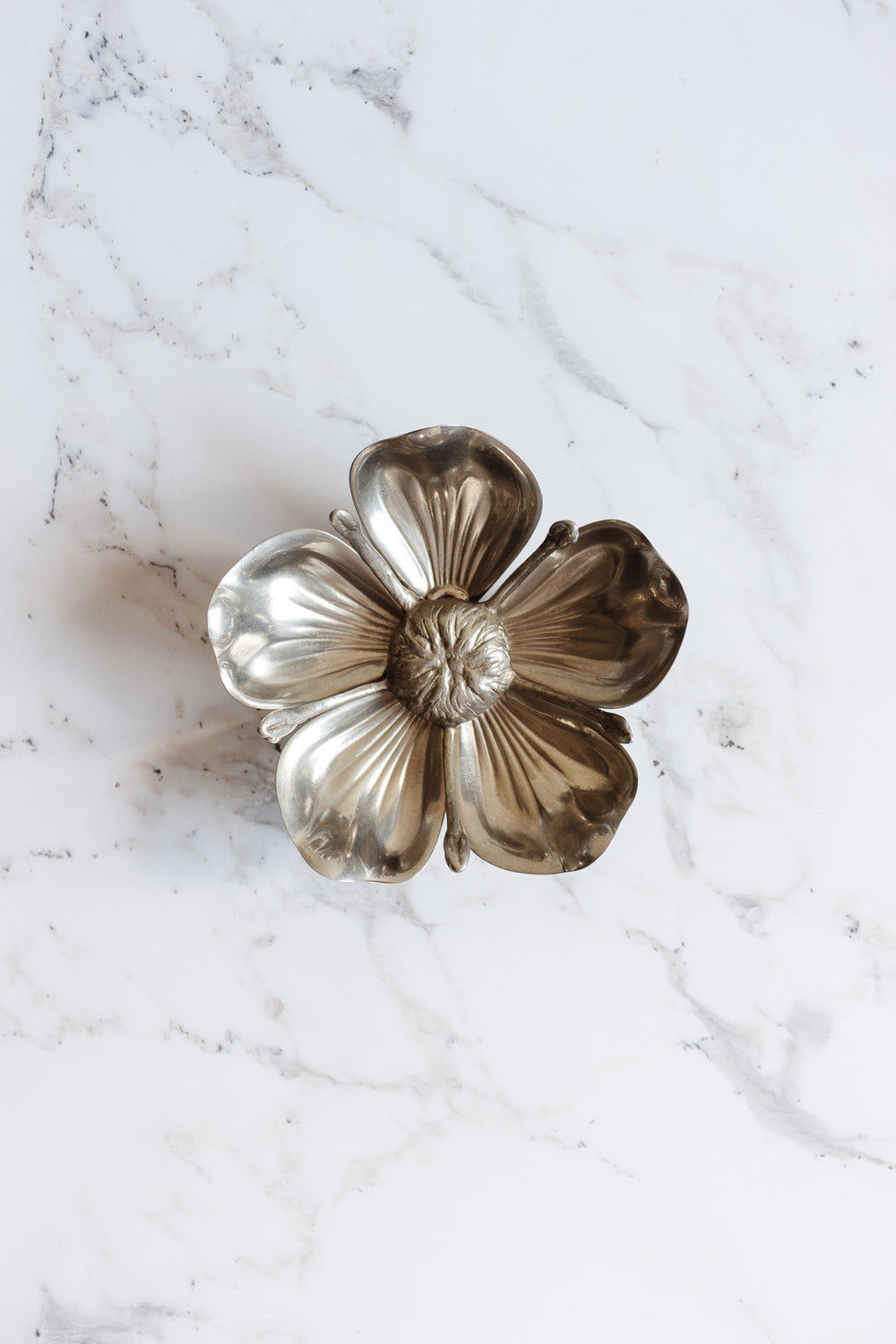 1970s Italian white brass lotus sculptural ashtray, in the style of Gucci