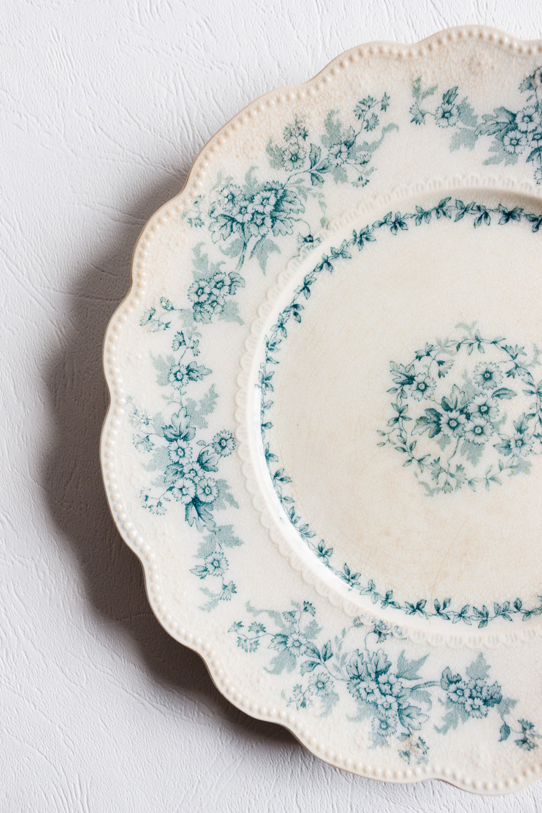 late 19th century w. h. Grindley "eileen" scalloped dinner plate