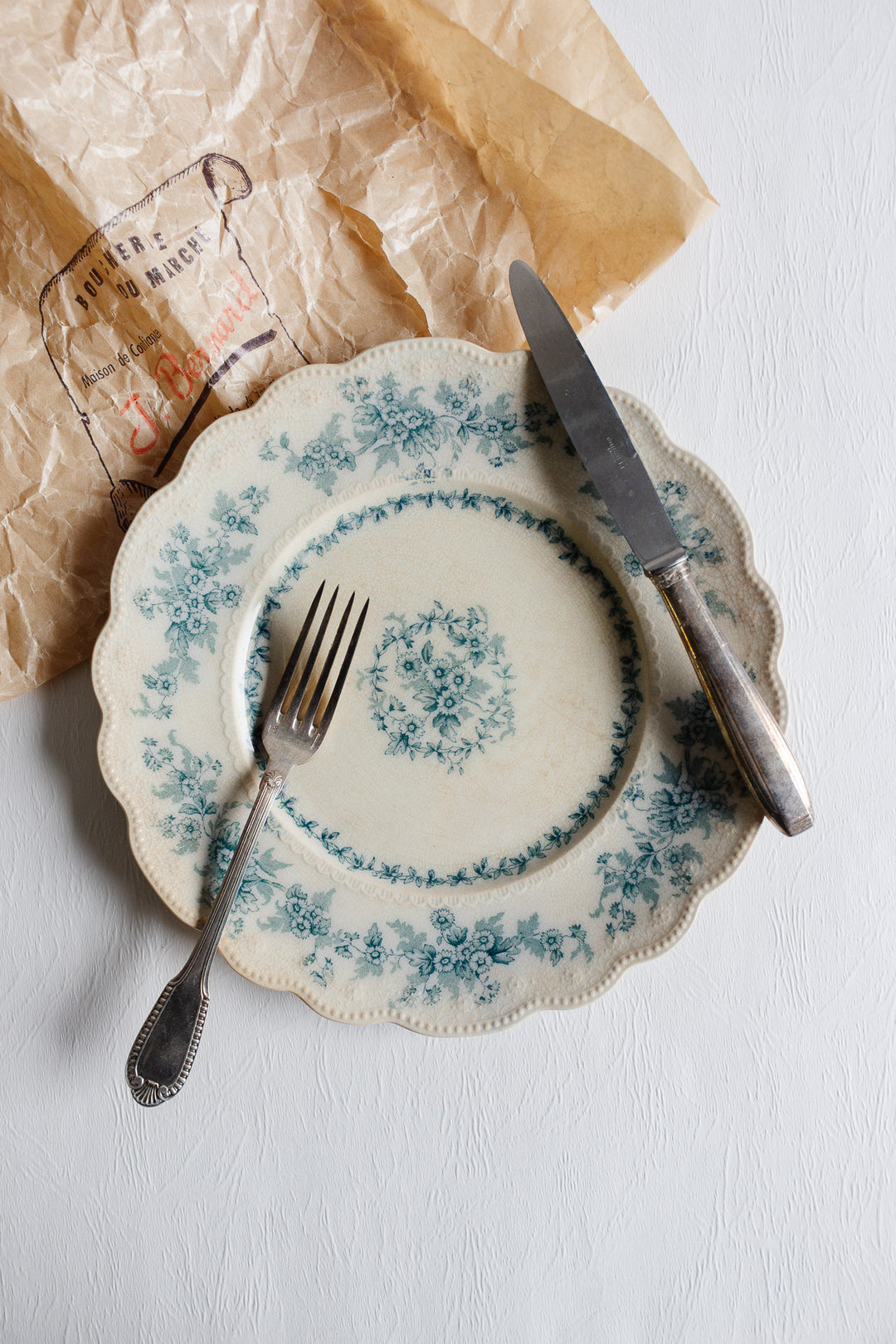 late 19th century w. h. Grindley "eileen" scalloped dinner plate