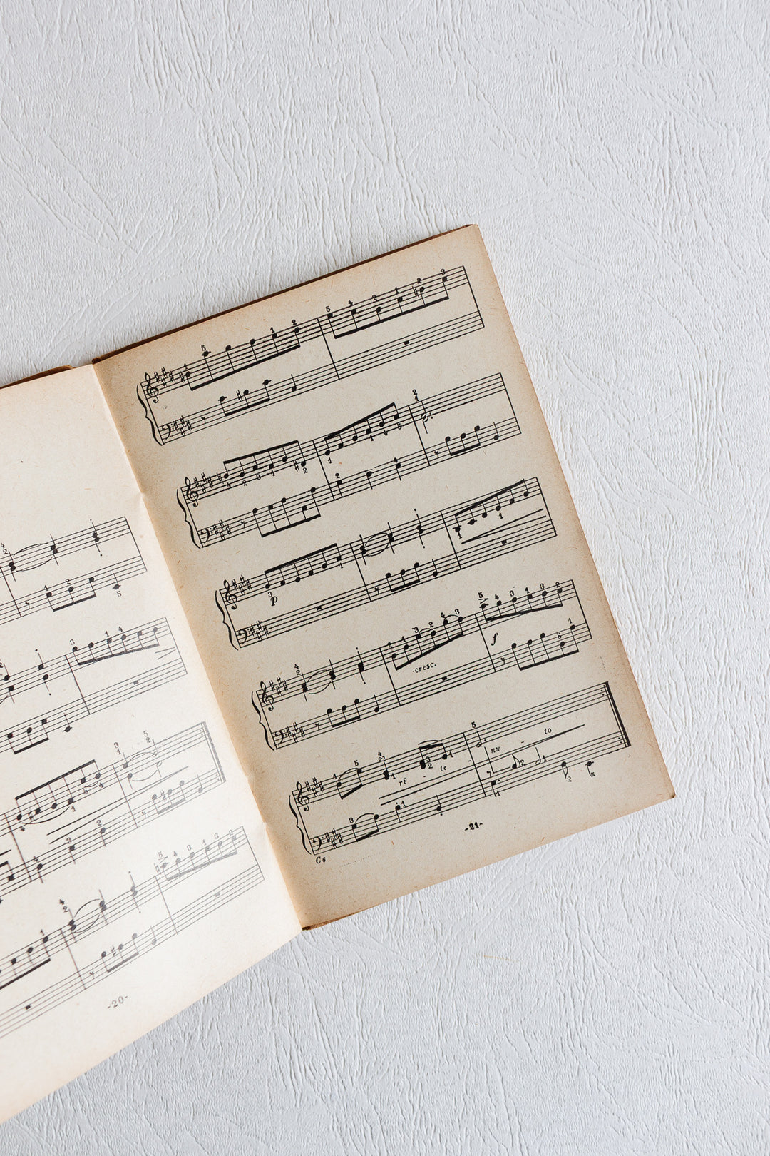 1930s french "une heure de musique" books, set of 4