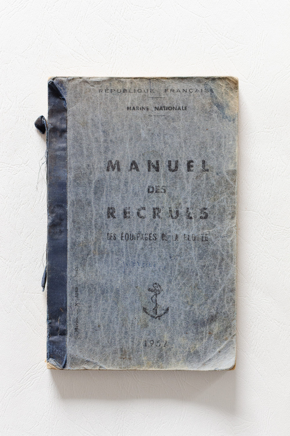 original 1952 French navy recruit manual issued by the république française, marine national