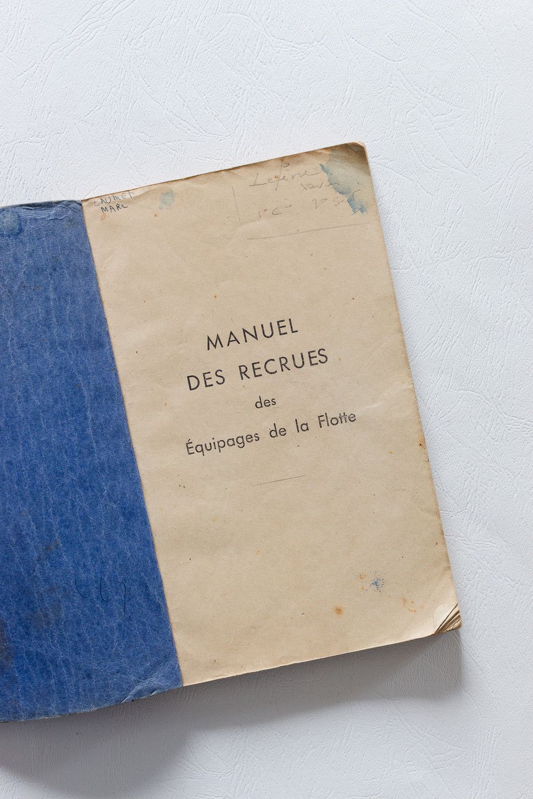original 1952 French navy recruit manual issued by the république française, marine national