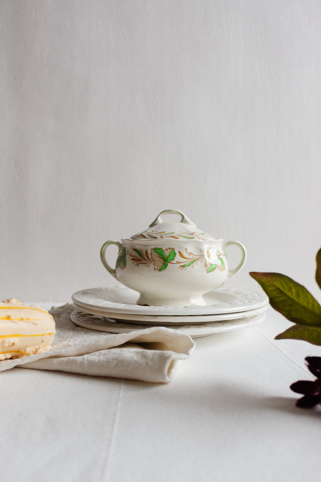vintage royal doulton Hereford sugar bowl