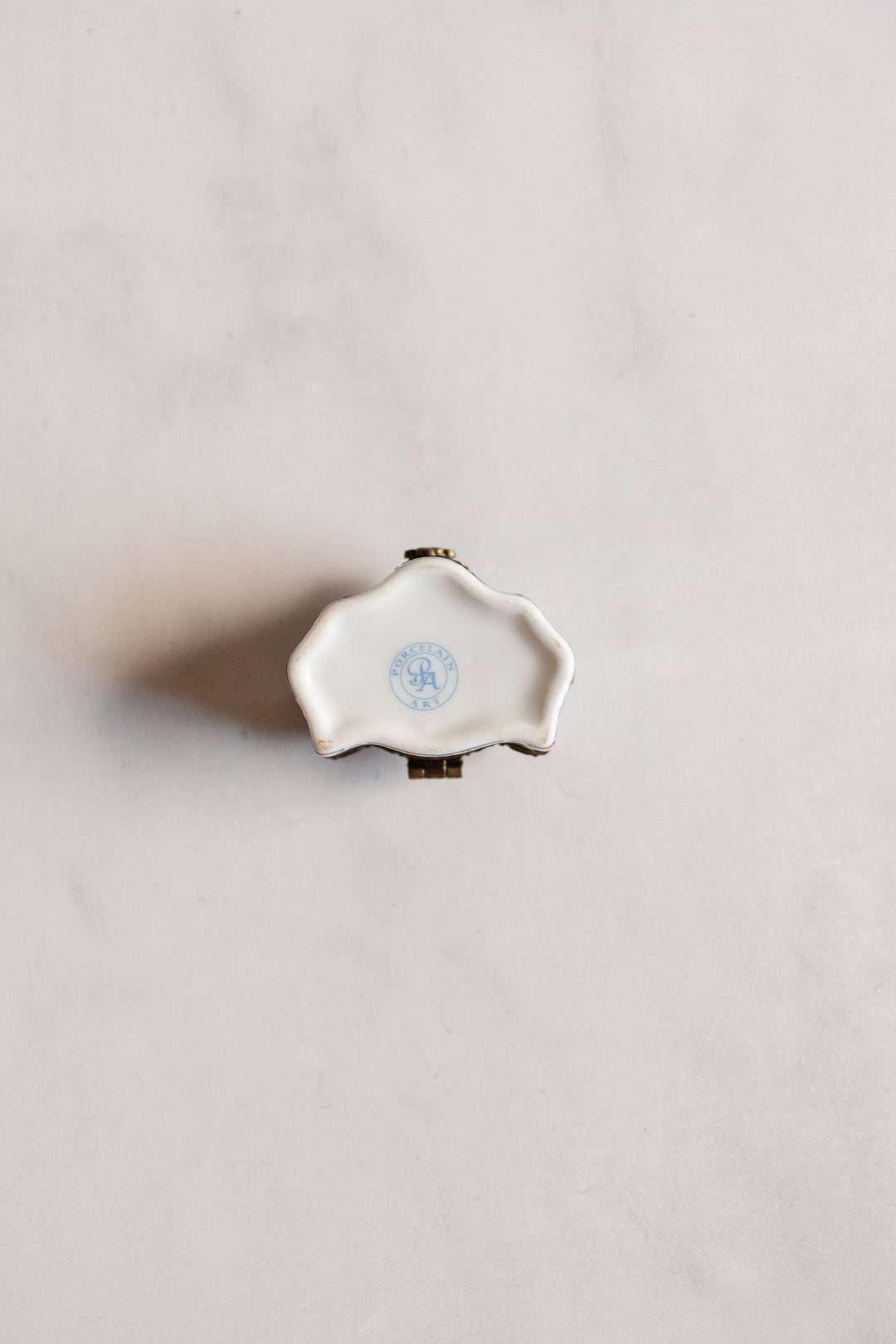 vintage French enamel "porcelain art" pill box